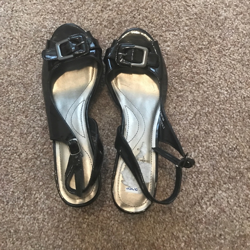 Black high heel dress shoes