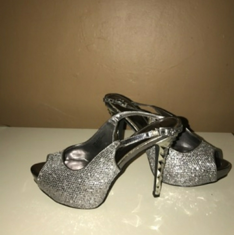Nicole Miller pumps