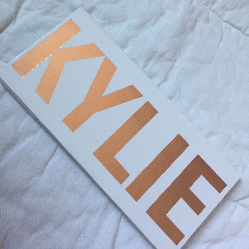 SOLD-Authentic Kylie Cosmetics Royal Peach Palette