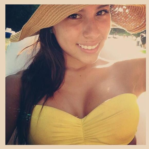 Meet your Posher, Daniella - Picture 1 of 1