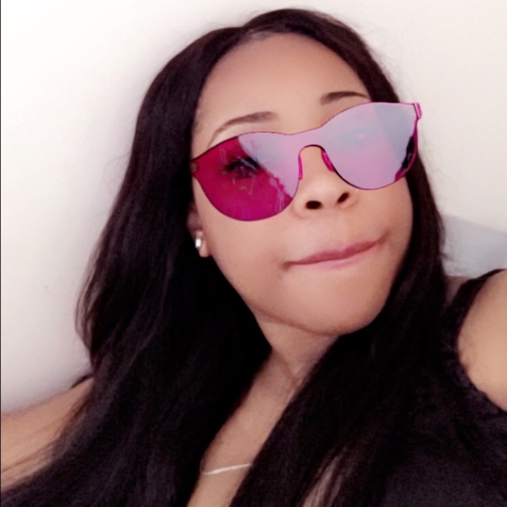 Meet your Posher, Shana'e