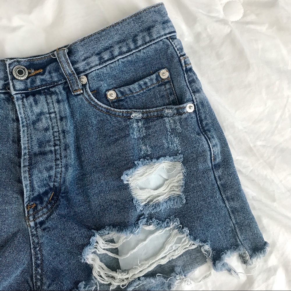 High Waisted Show Pocket Shorts - Picture 6 of 8