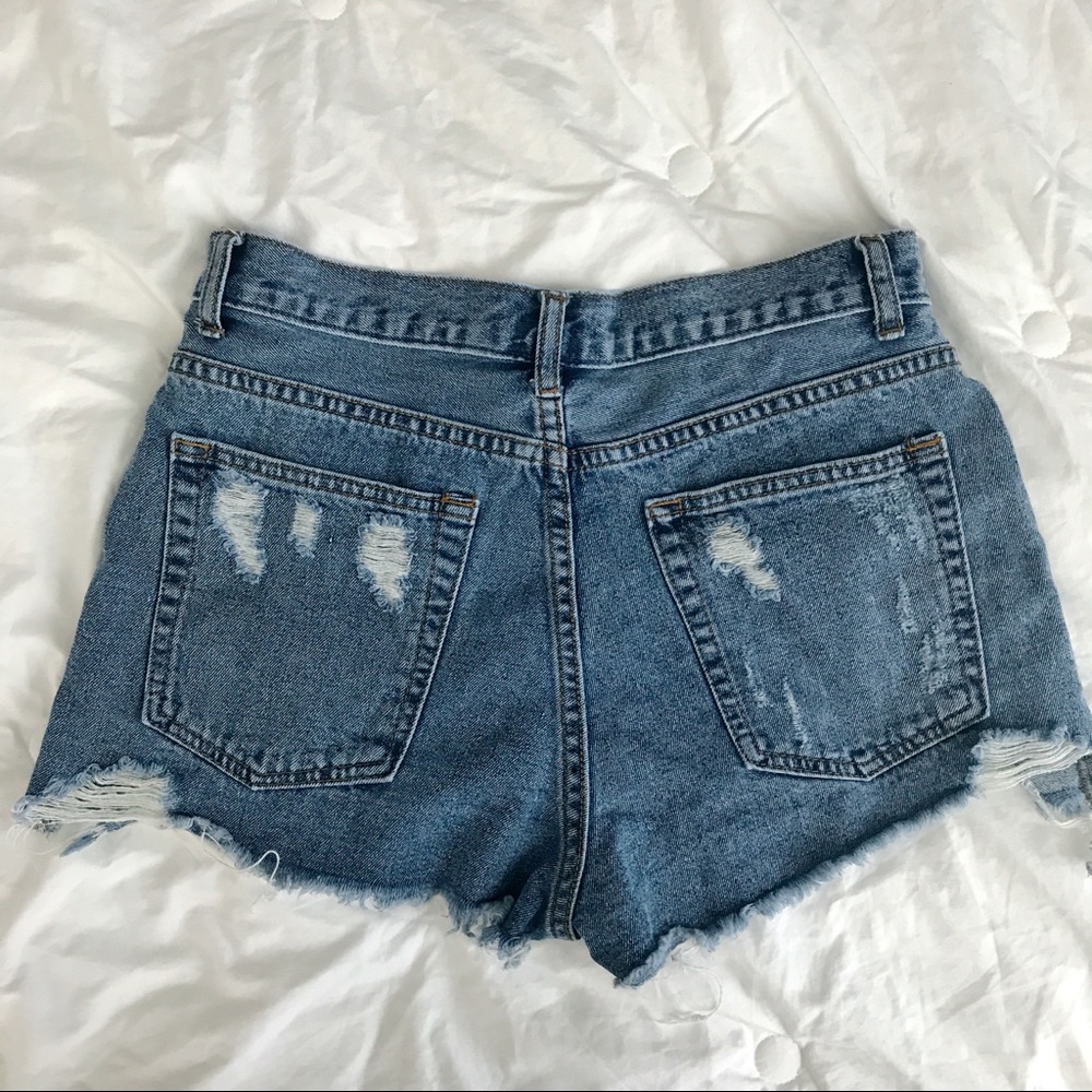 High Waisted Show Pocket Shorts - Picture 7 of 8