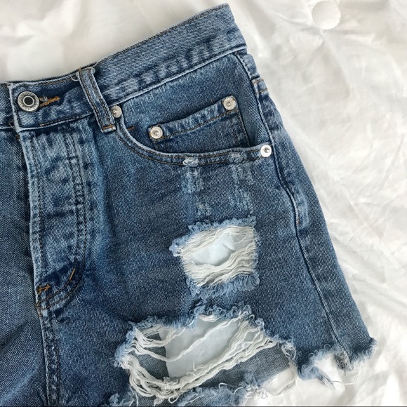 High Waisted Show Pocket Shorts - Picture 6 of 8