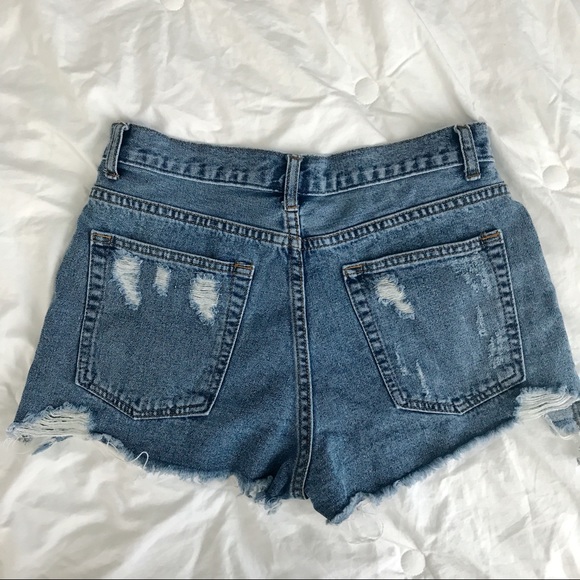 High Waisted Show Pocket Shorts - Picture 7 of 8