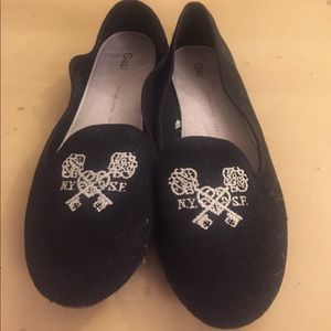 Gap black flats