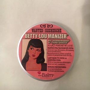 "the Balm" Betty-Lou Manizer bronzer