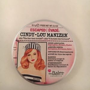 The Balm cindy-lou manizer highlighter