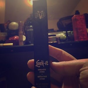 Kat Von D Lock-It Concealer shade Deep 35&Deep 31