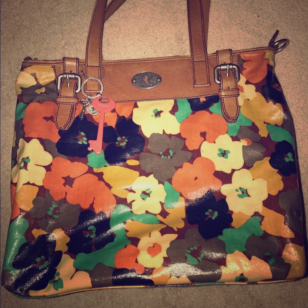 Fossil tote