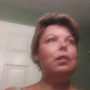 Meet your Posher, Carrie