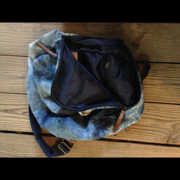 Stone-Washed Denim Style Cloth Backpack - Picture 4 of 4