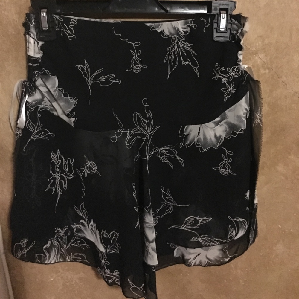 🌺 Sold 🌺 Mini Skirt