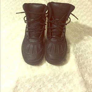 Nike Woodside 2- Boys size 6