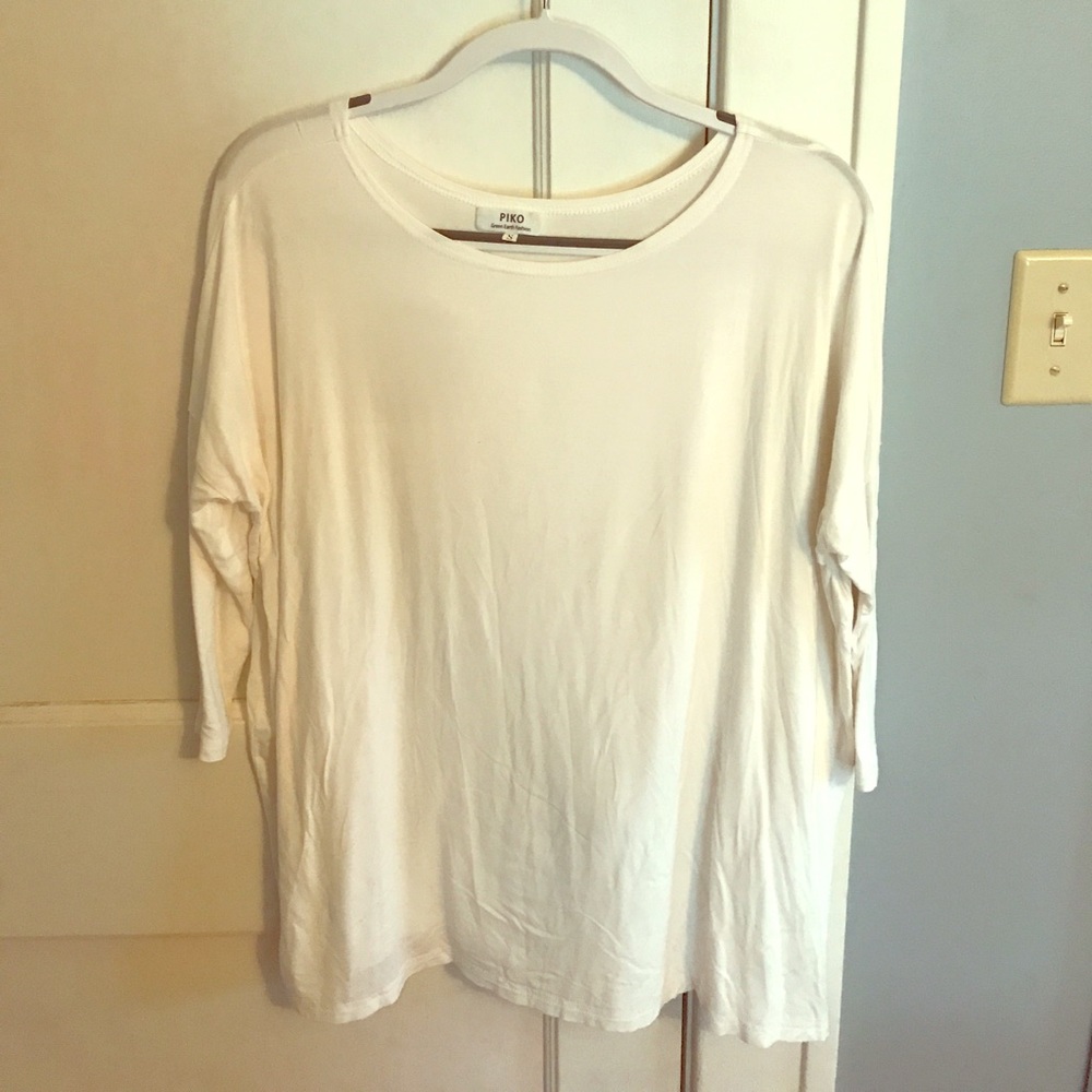 Plain white, light weight, comfortable Tshirt