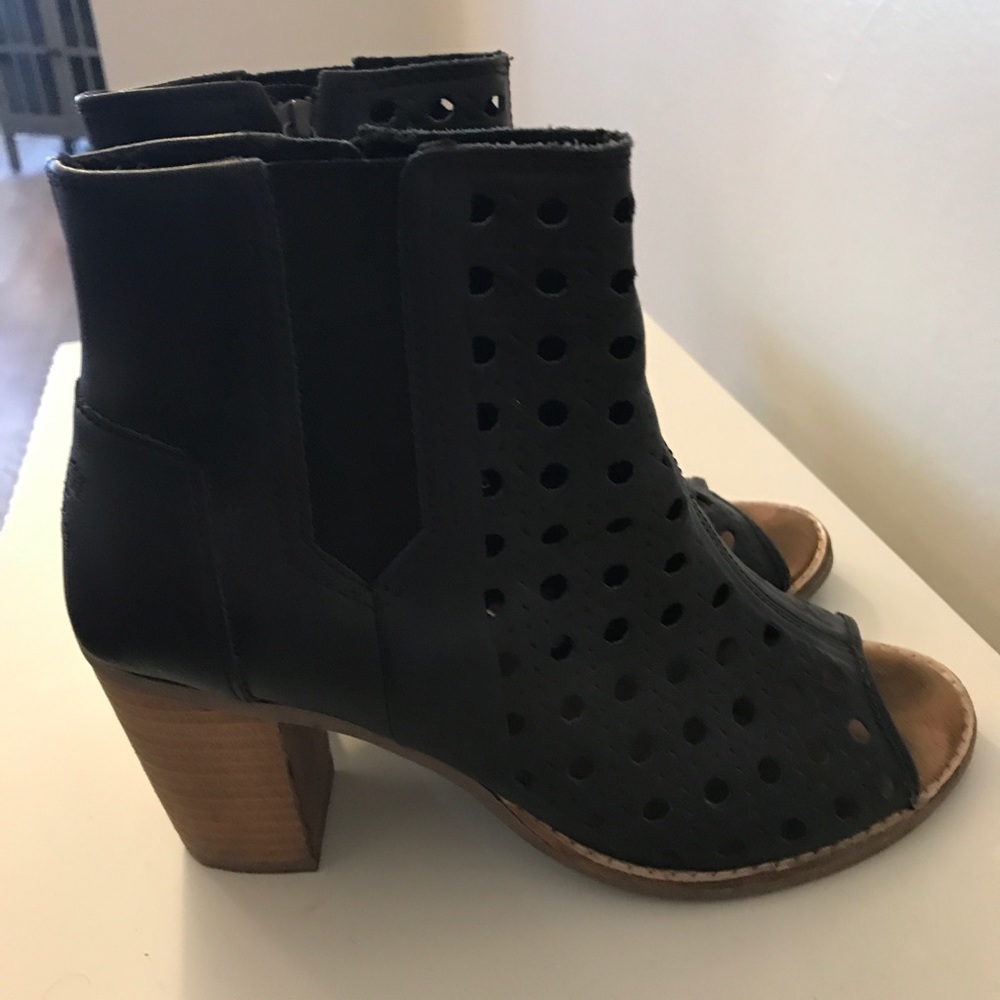 TOMS Heels