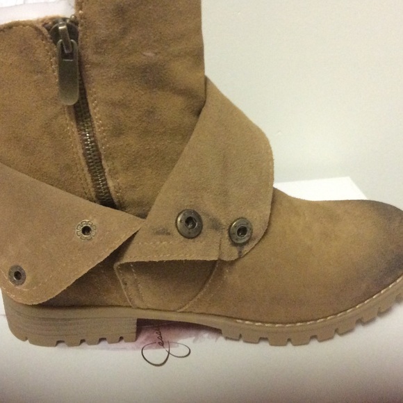 Reduced Suede Ankle Distressed Dark Camel Boots - Picture 4 of 5