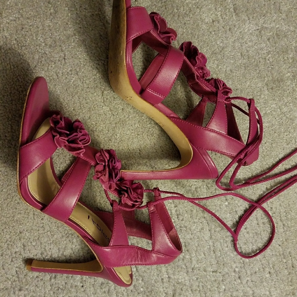 Pink heels - Picture 2 of 4