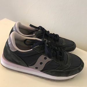 Saucony tennis shoes