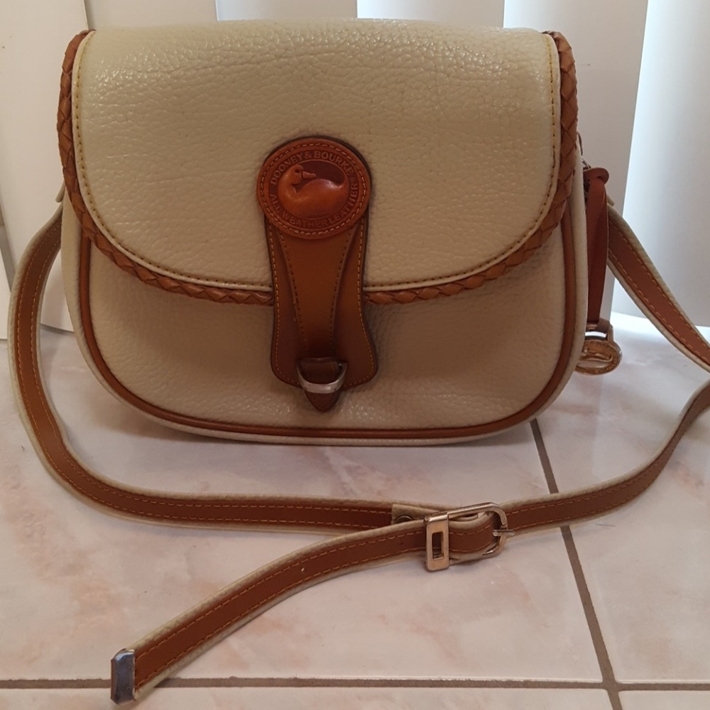 🚫 SOLD on Ⓜ️ !!!  Vintage crossbody purse