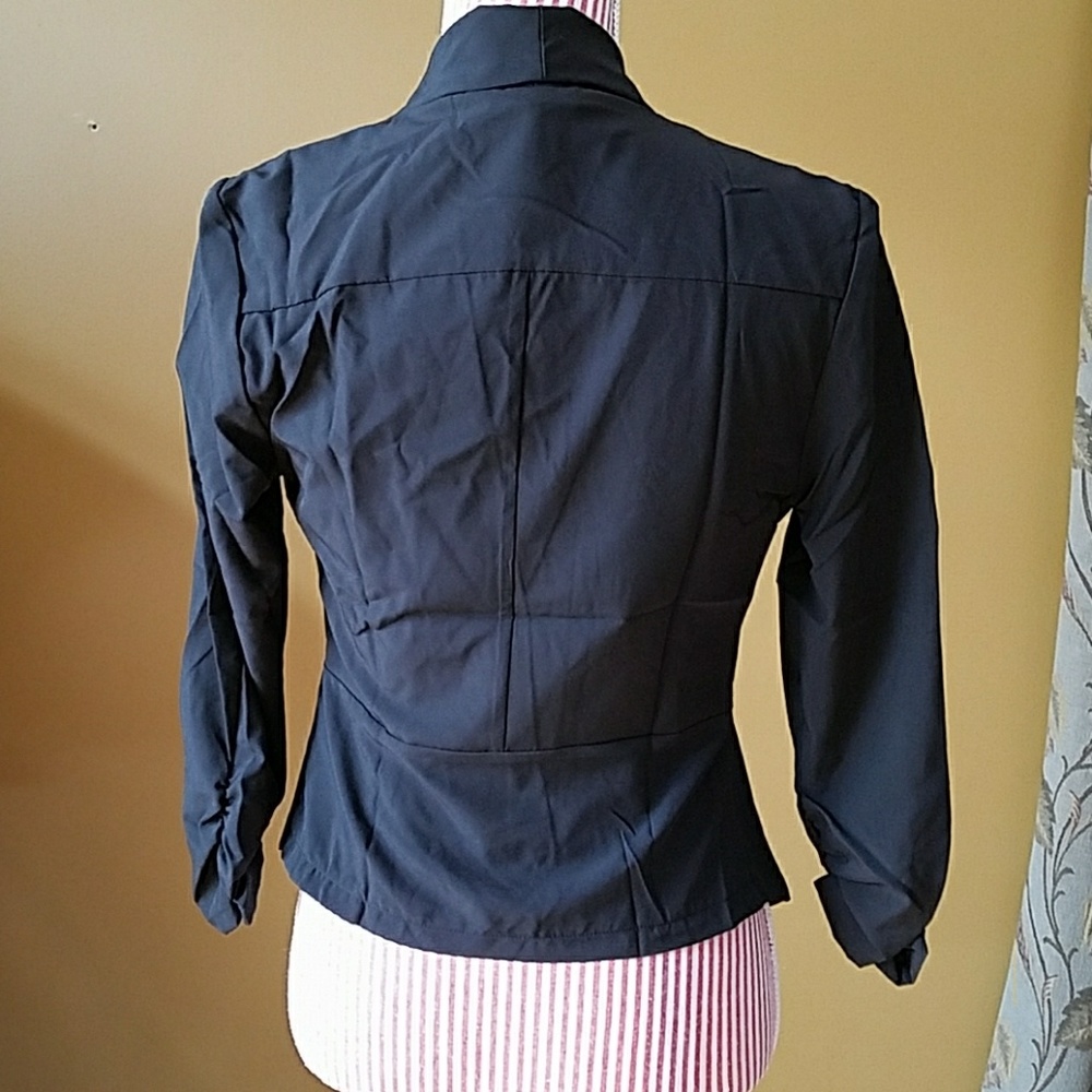 LAST ONE! Black Open Front Blazer/Top - Picture 4 of 4