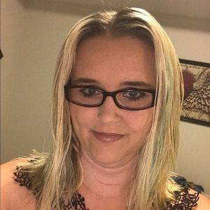 Meet your Posher, Monica