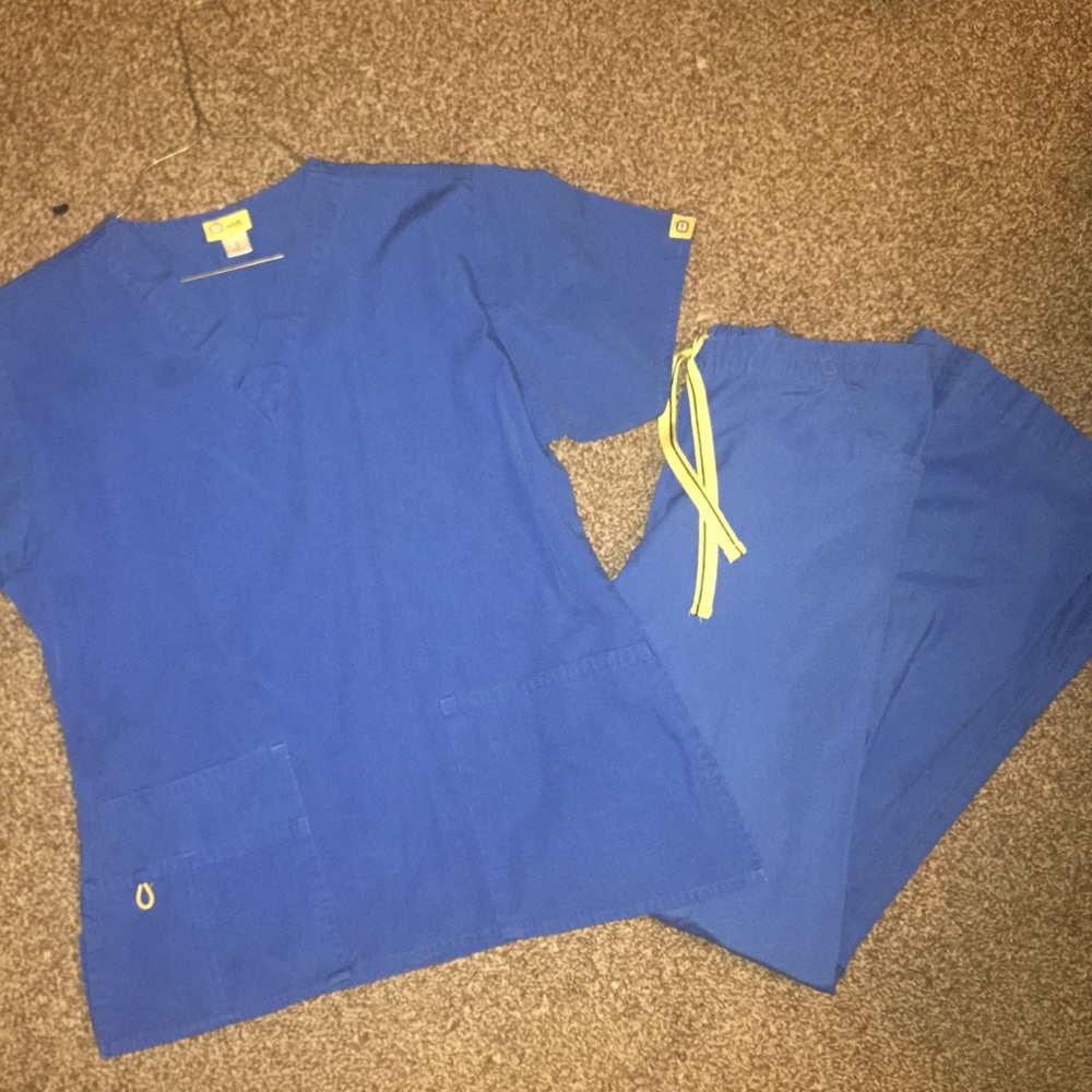 Wonder wink scrubs