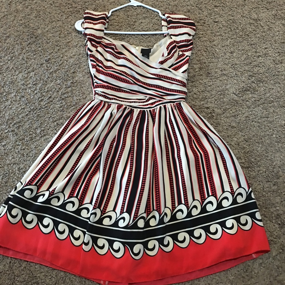 100% silk Anna Sui dress size 1 bright red black