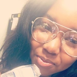 Meet your Posher, Antonia