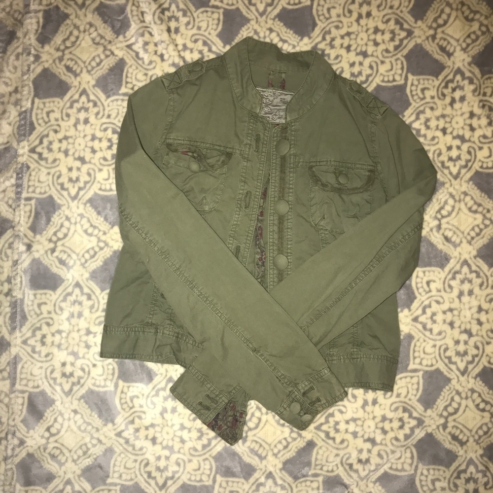 Fossil jacket
