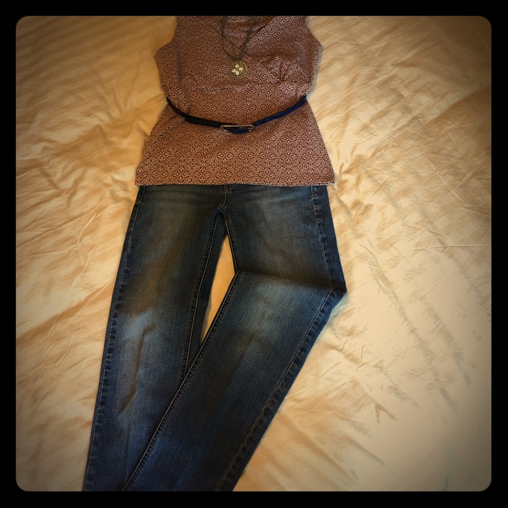 🎈Just Reduced🎈WHBM Classic Embroidered Jeans