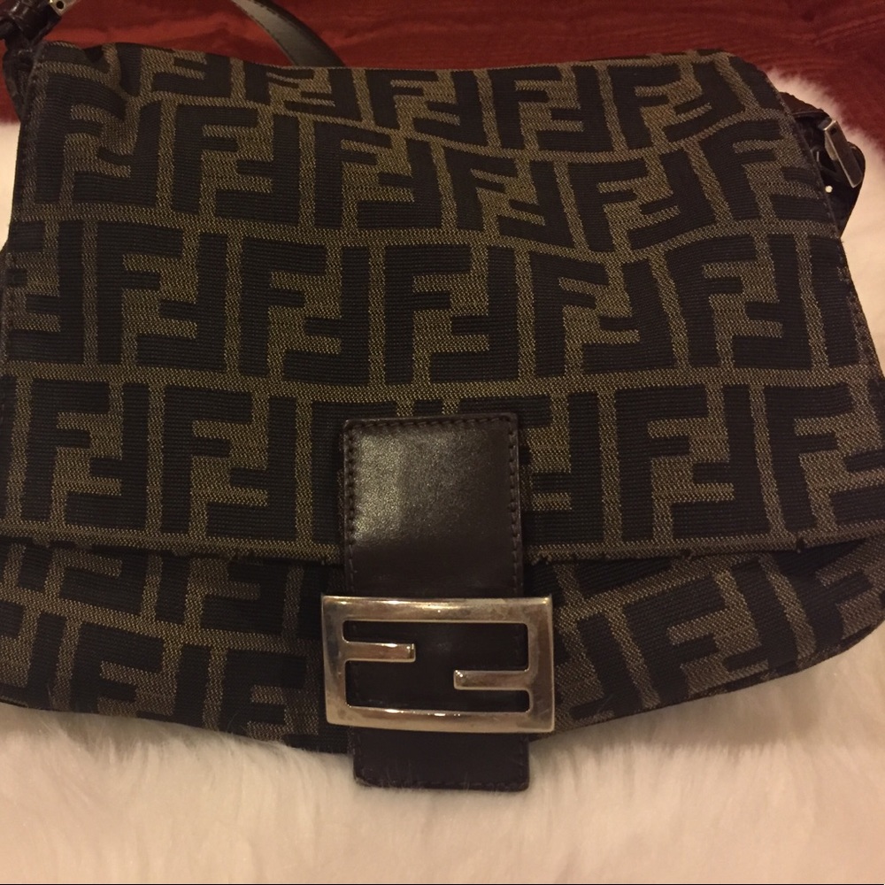 AUTHENTIC Vintage Fendi - Picture 3 of 8
