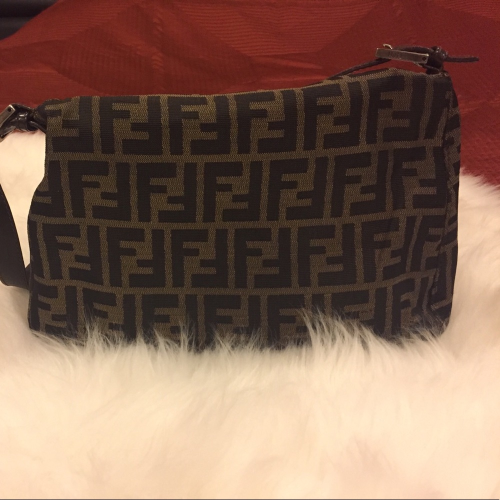 AUTHENTIC Vintage Fendi - Picture 5 of 8