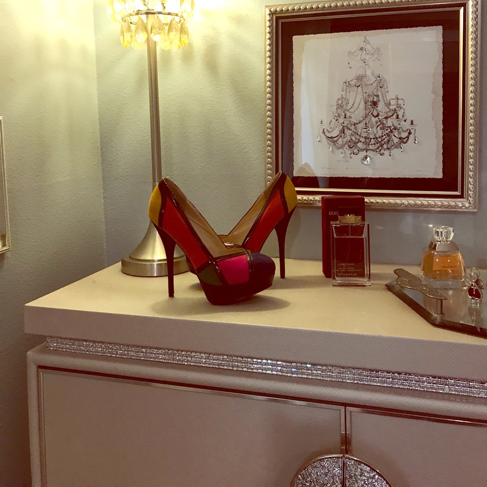 Multicolor platform heels never worn