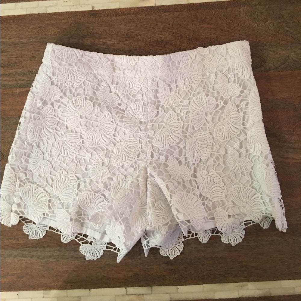 Ann Taylor white lace shorts size 2 never worn