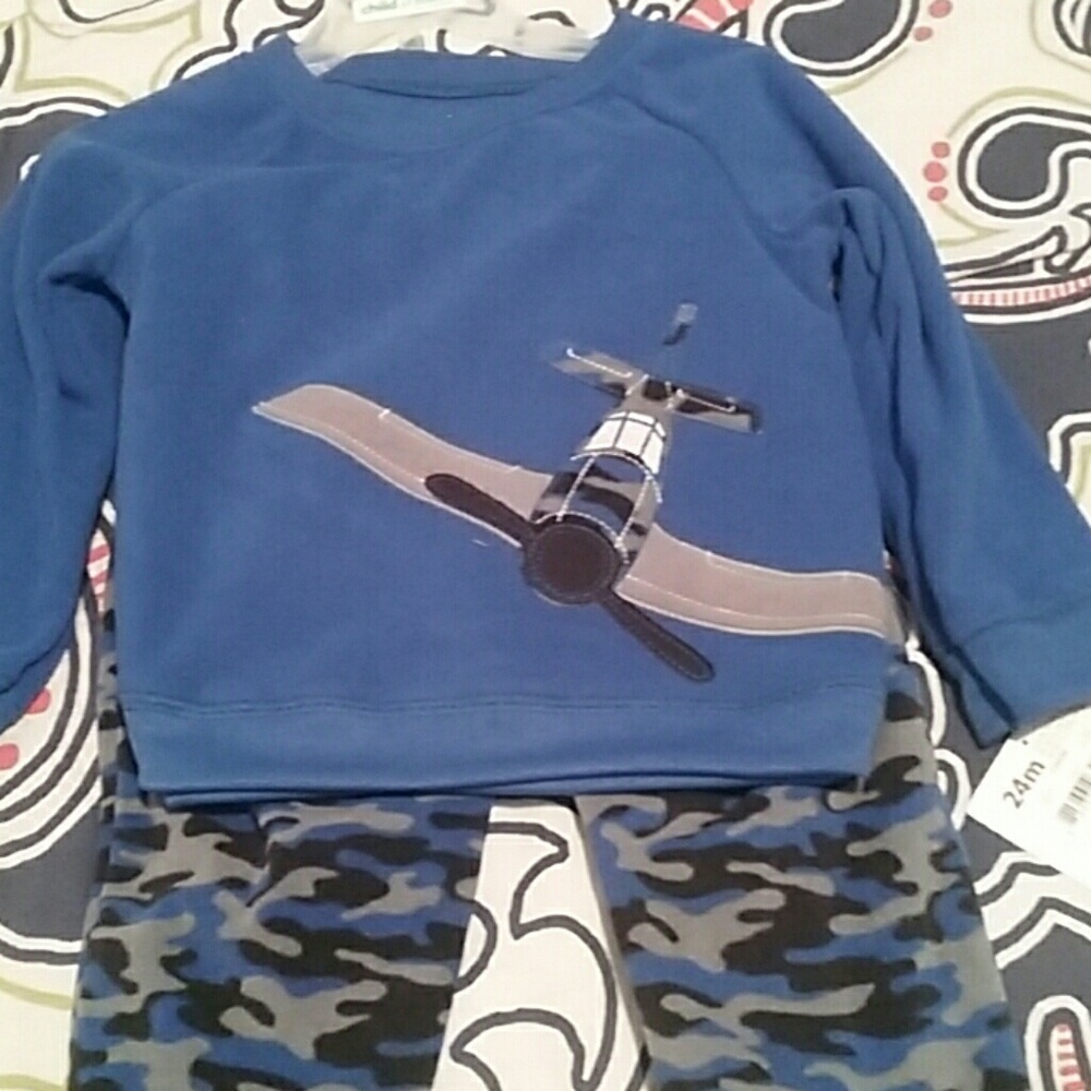 Boys 2 Piece Outfit (24M)