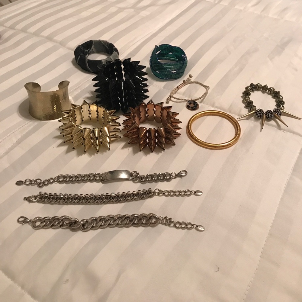 Bundle of jewelry!