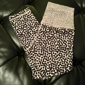 Lululemon wunder under crop high rise 6 reversible