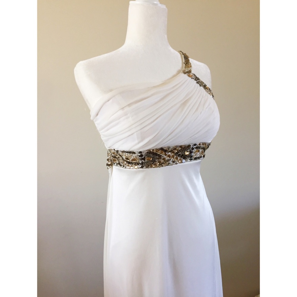 Long White polyester dress