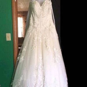 Beautiful Brand New Wedding Dress