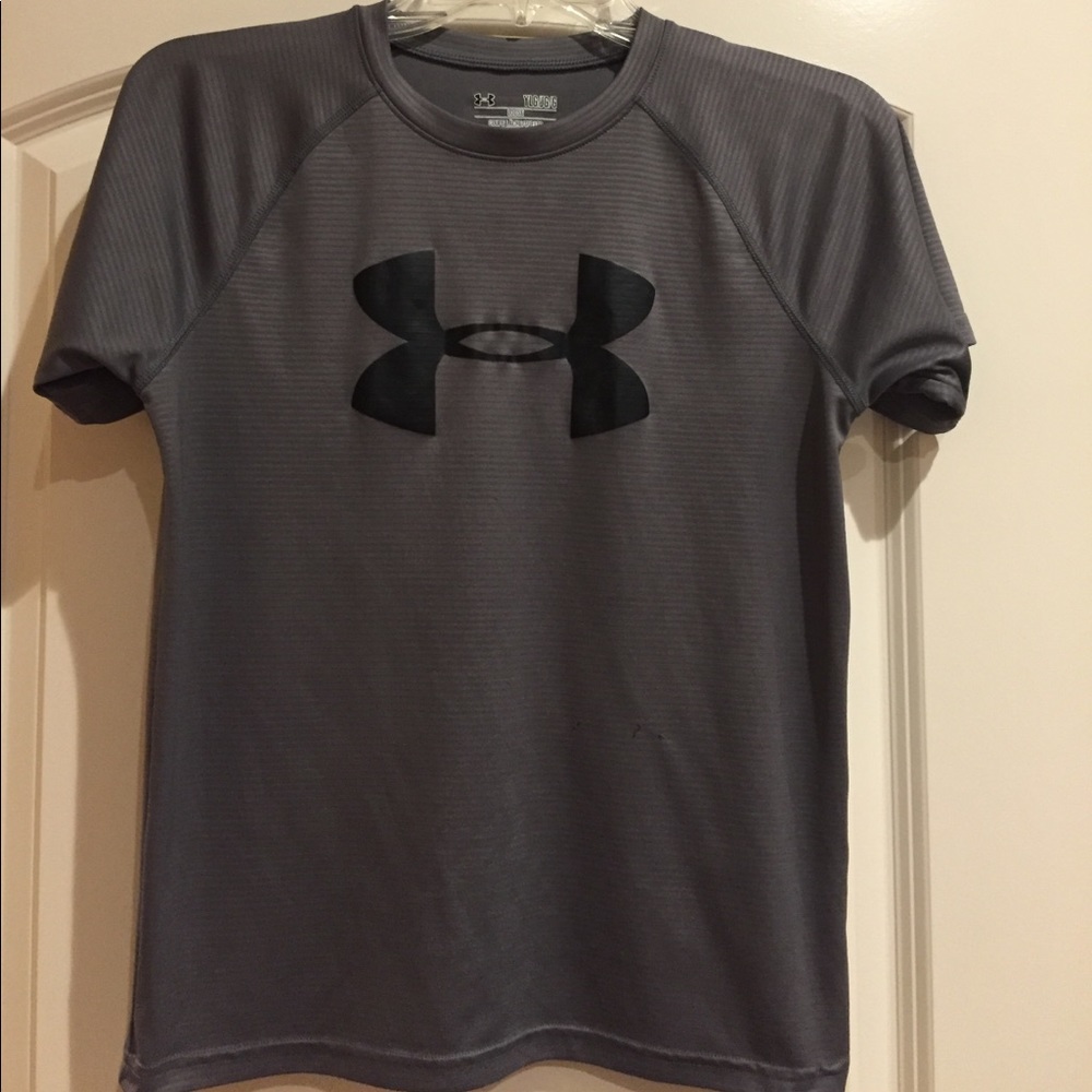 Under Armour- Youth Large - Short sleeve Tee