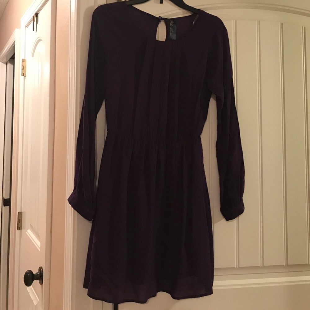 Deep purple dress 😍 so gorgeous