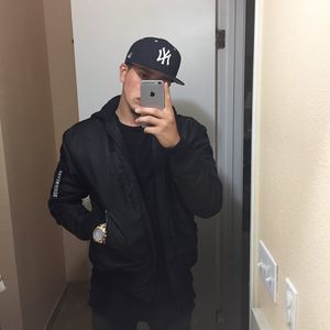 Meet your Posher, Victor