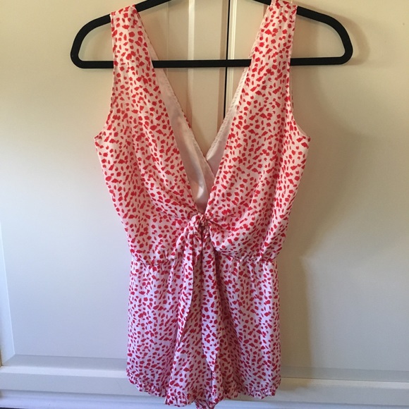 PERFECT FOR THOSE UPCOMING 4th OF JULY PARTIES! - Picture 2 of 5