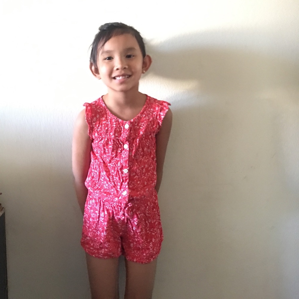 GENUINE KIDS/ OSH KOSH RED ROMPER 5T