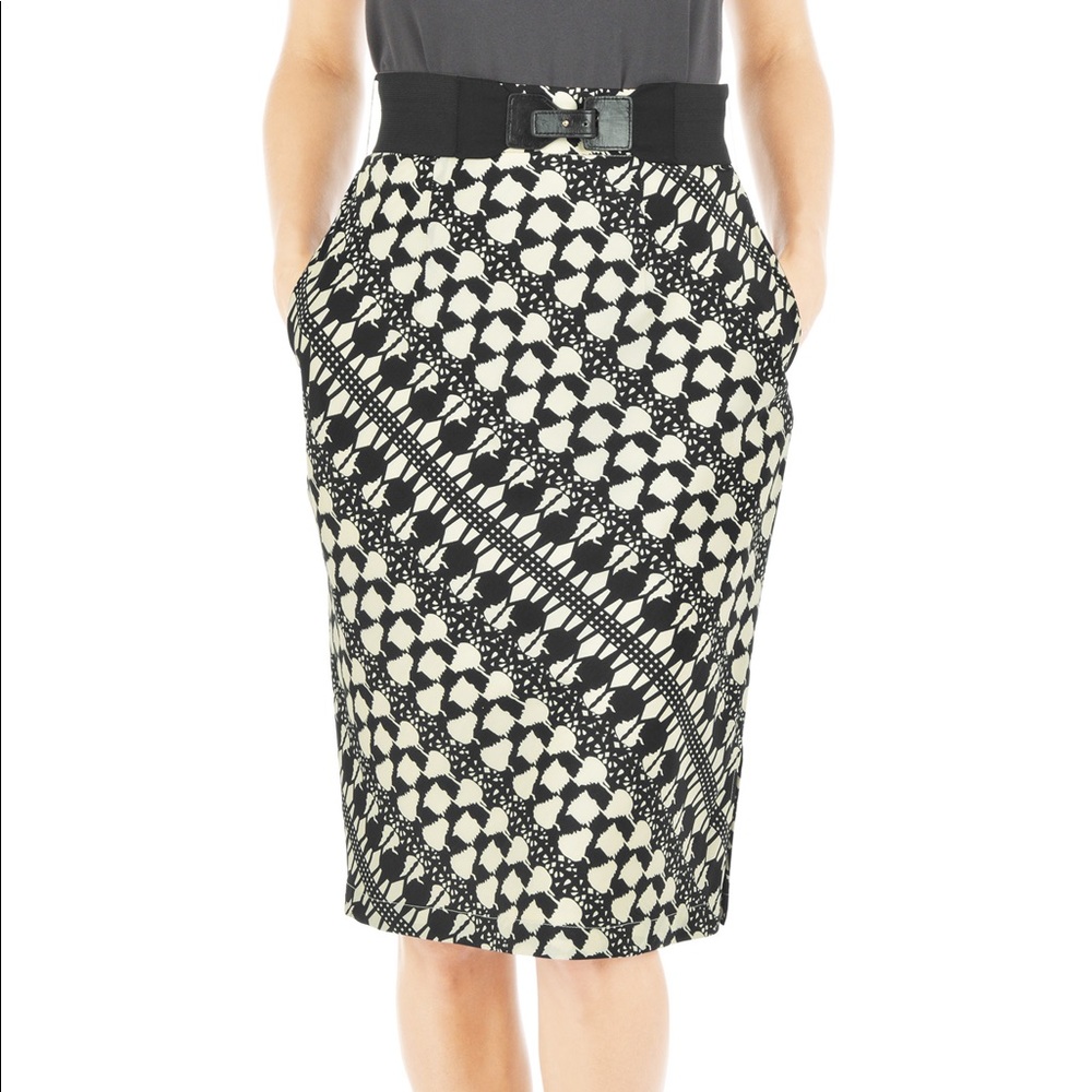 🌸NWOT🌸 Graphic print crepe elastic belted skirt