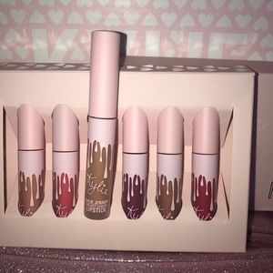 Kylie Cosmetics - Birthday Suit Mini Velvet