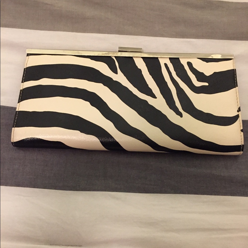 Zebra clutch
