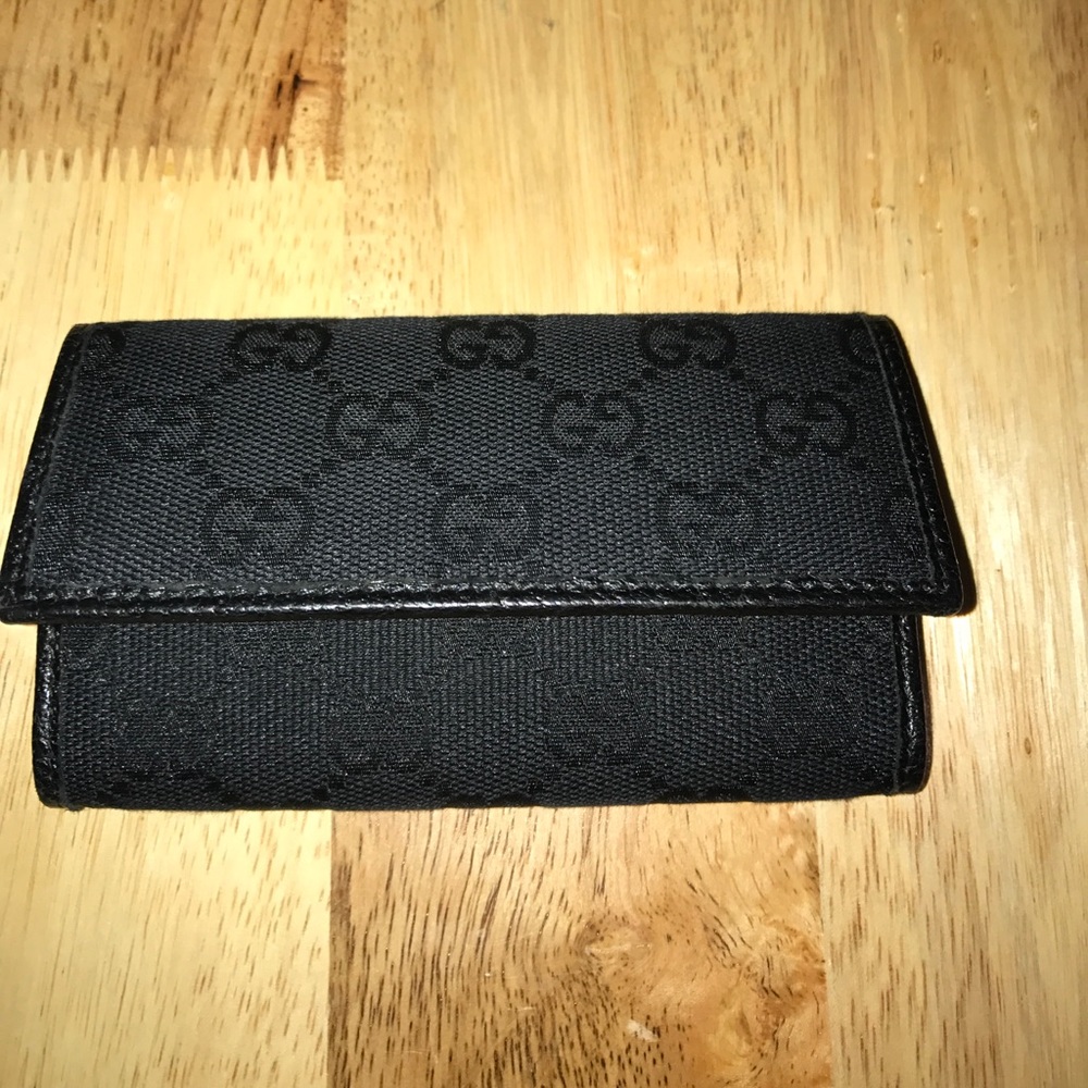 -SOLD- Authentic Gucci key holder