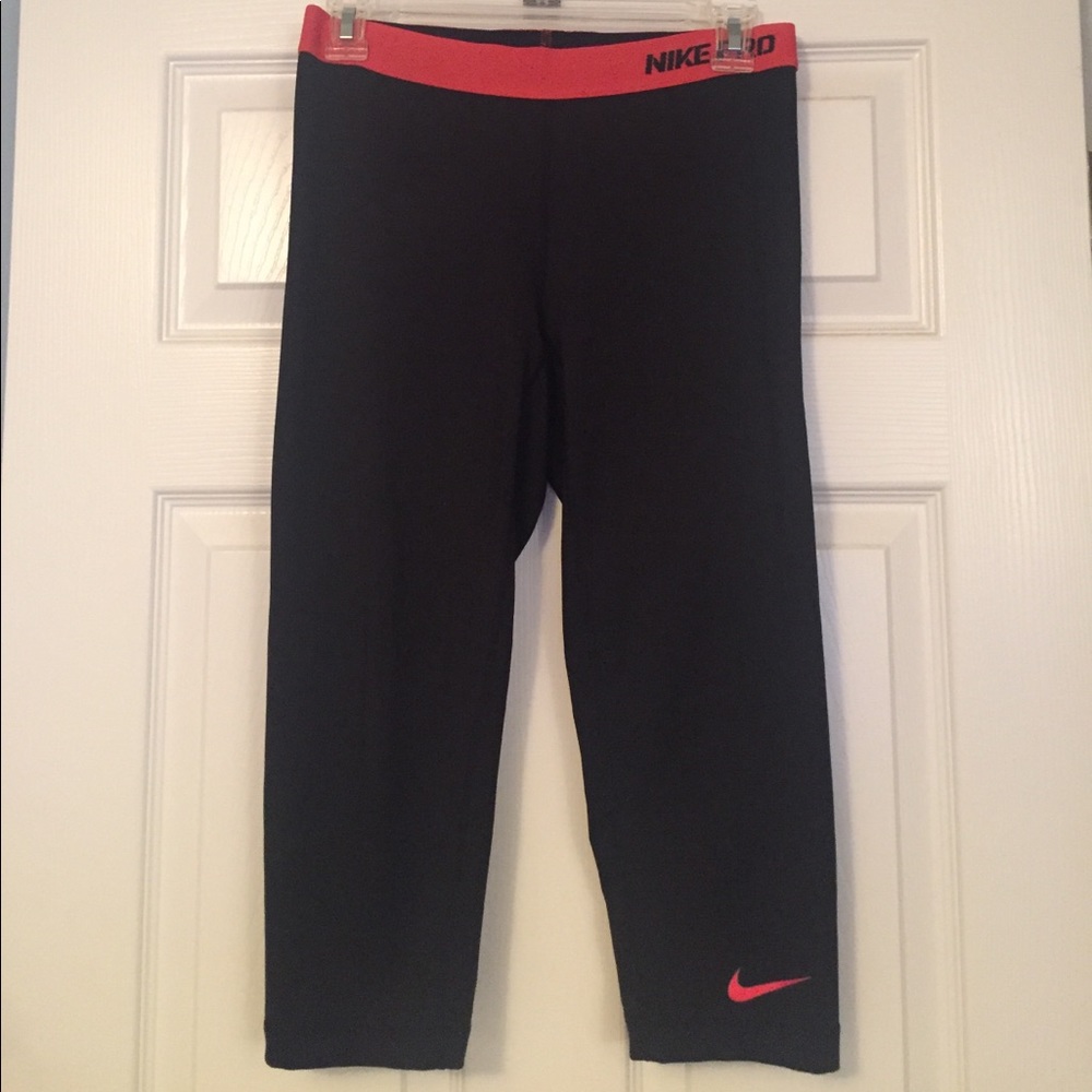 Nike Pro capris